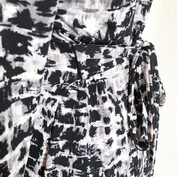 BCBGMaxAzria Petite Black White Gray Brush Stroke Surplice Faux Wrap Dress - Picture 8 of 13